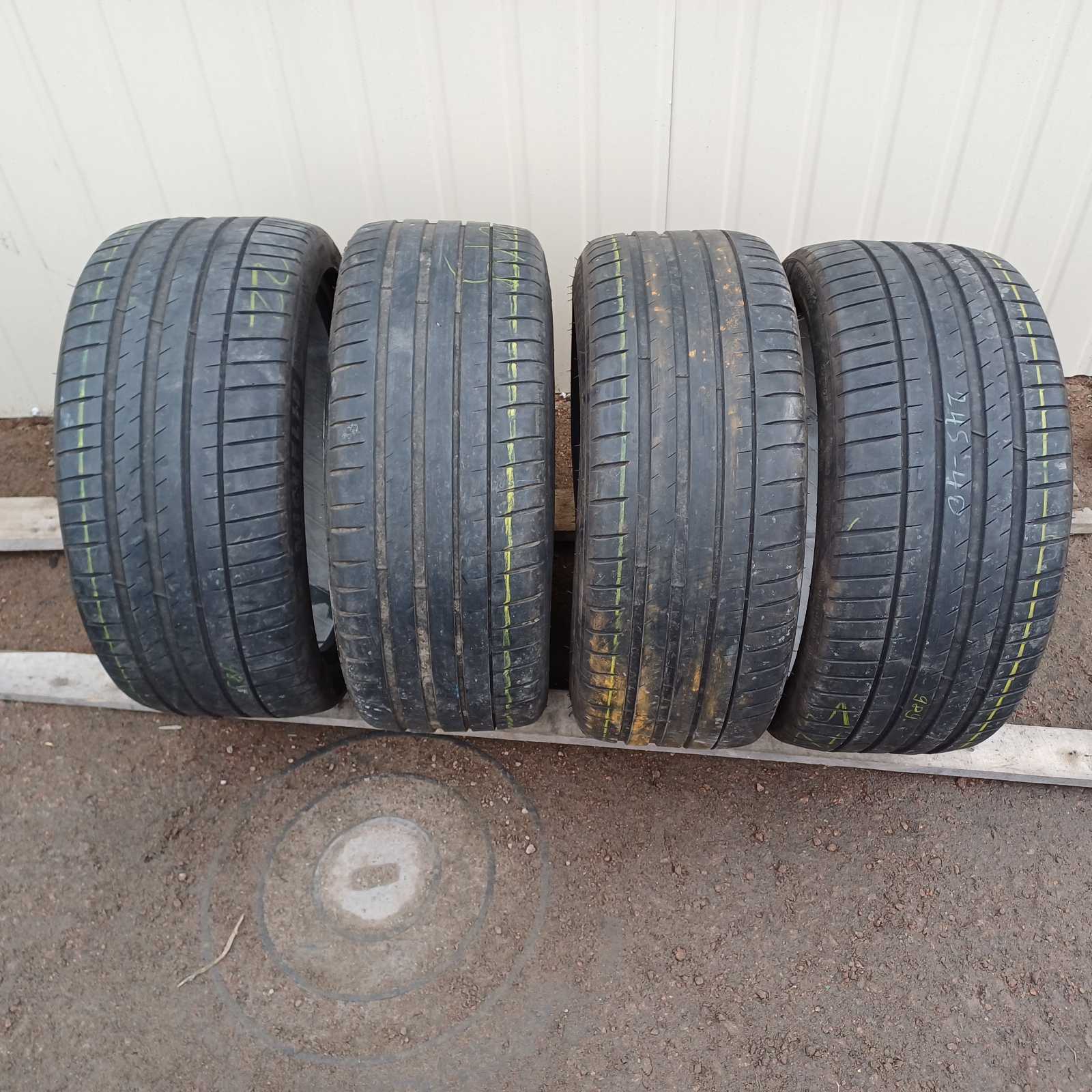 Michelin PilotSport 4 245/40R19